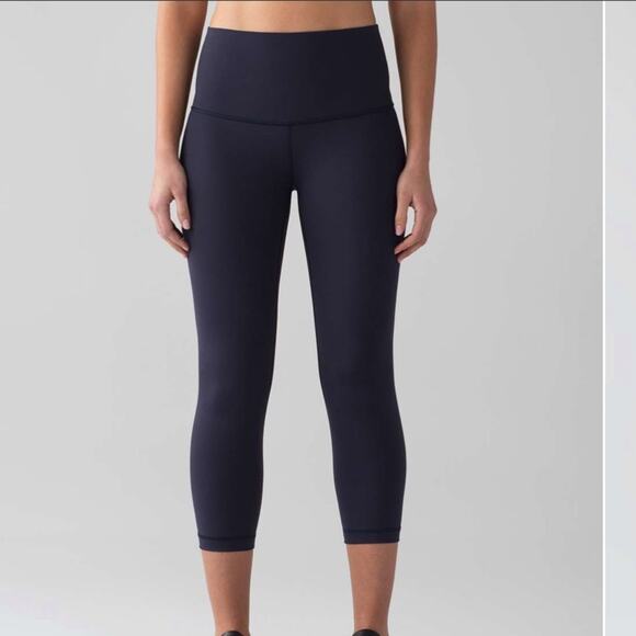 Lululemon Navy Blue Wunder Under Crop Leggings - Picture 1 of 6